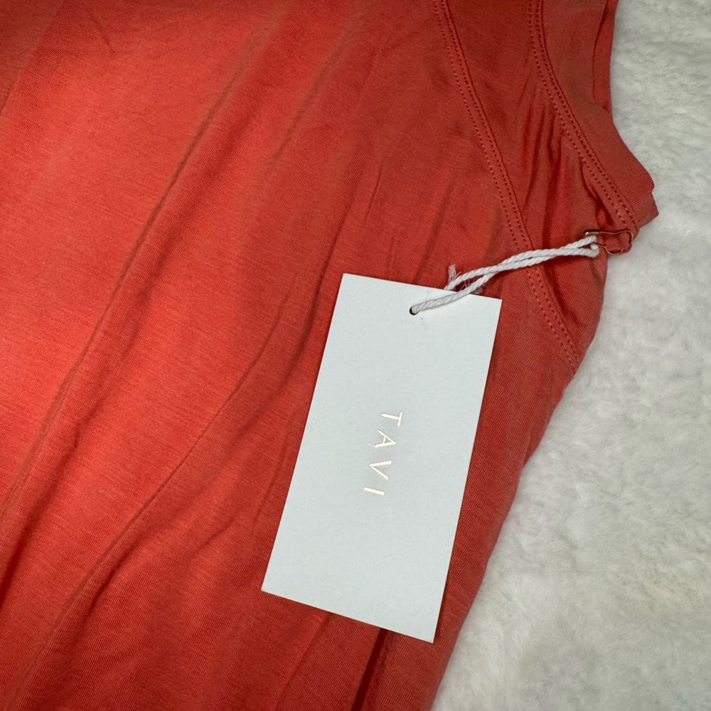 Tavi Evolution Hi-Low Sleeveless Top - Picture 4 of 5